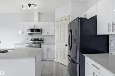 Interior photo 3 of 2017 118 ST SW