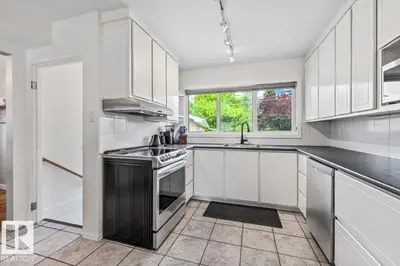 Interior photo 4 of 8523 143 ST NW
