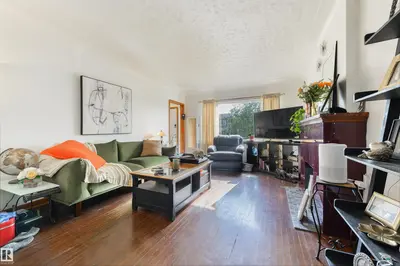 Interior photo 3 of 11240 102 ST NW
