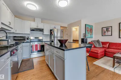 Interior photo 4 of 3032 31 AV NW