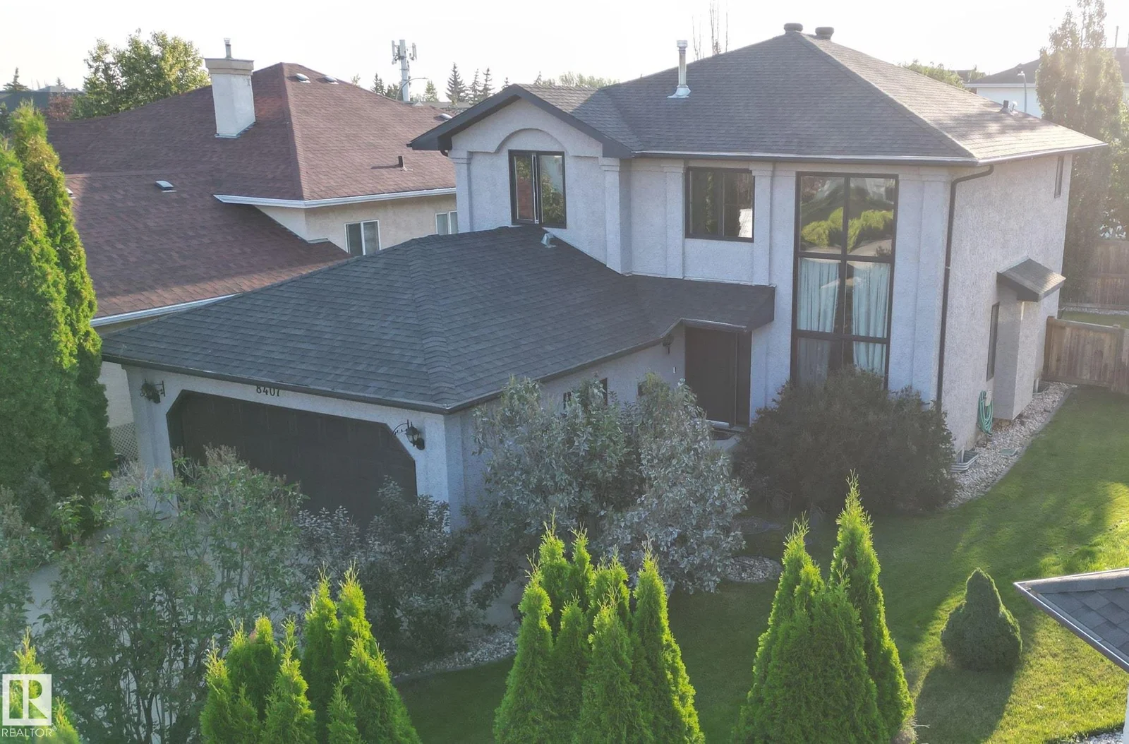 8407 160 AV NW, Edmonton - 5 bedroom Detached Single Family for sale