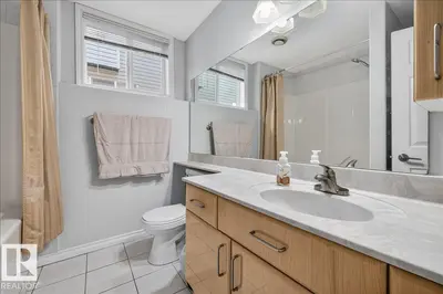 Interior photo 4 of 6050 164A AV NW