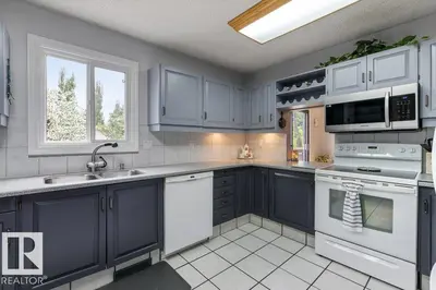 Interior photo 2 of 5 PINERIDGE CR