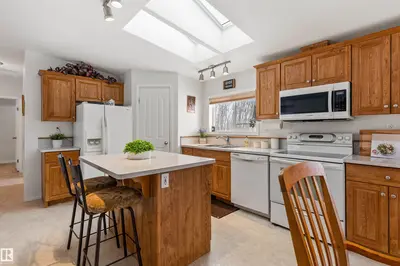 Interior photo 2 of 4901 48 AV