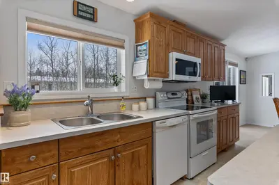 Interior photo 4 of 4901 48 AV