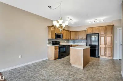 Interior photo 2 of #326 9820 165 ST NW