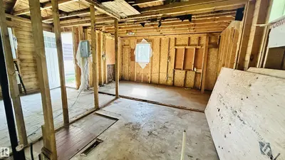 Interior photo 2 of 