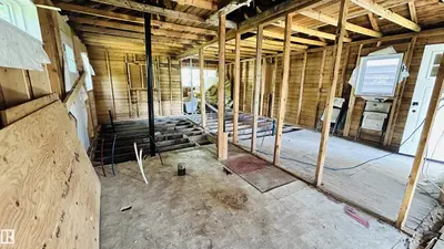 Interior photo 3 of 