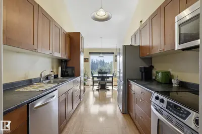 Interior photo 4 of #422 4404 122 ST NW