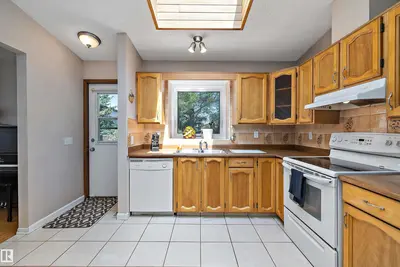Interior photo 4 of 2127 40 ST NW