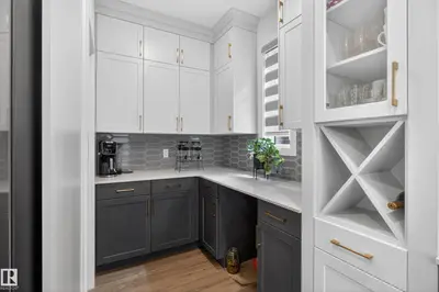 Interior photo 4 of 52 ABERDEEN CR