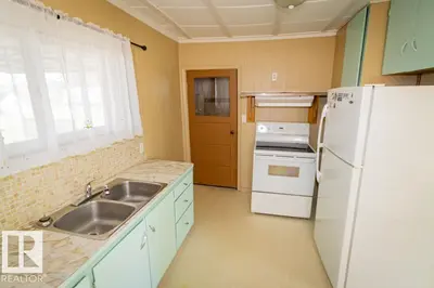 Interior photo 1 of 