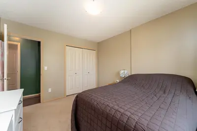 Interior photo 4 of #2 604 62 ST SW
