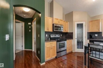 Interior photo 2 of #2 604 62 ST SW