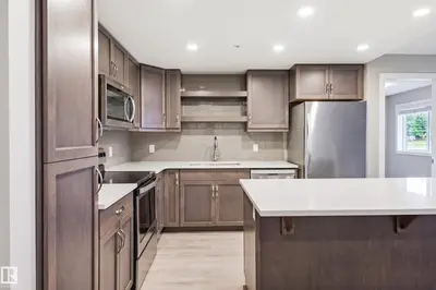 Interior photo 1 of #232 5504 SCHONSEE DR NW