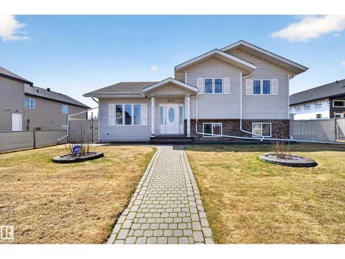 4217 55 AV, Lamont - $447,500