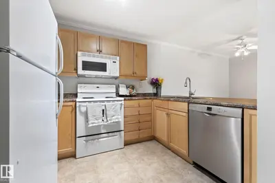 Interior photo 4 of #212 40 ALPINE PL