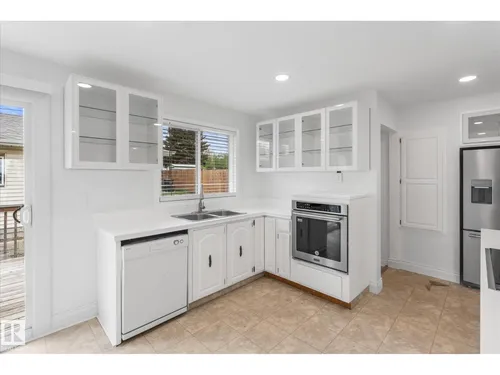 5628 140A AV NW, Edmonton - $375,000
