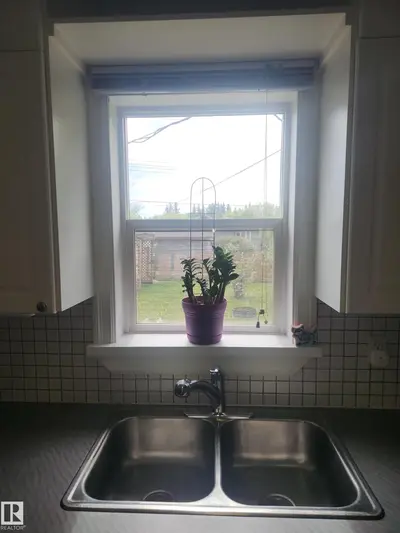 Interior photo 2 of 4743 47 ST