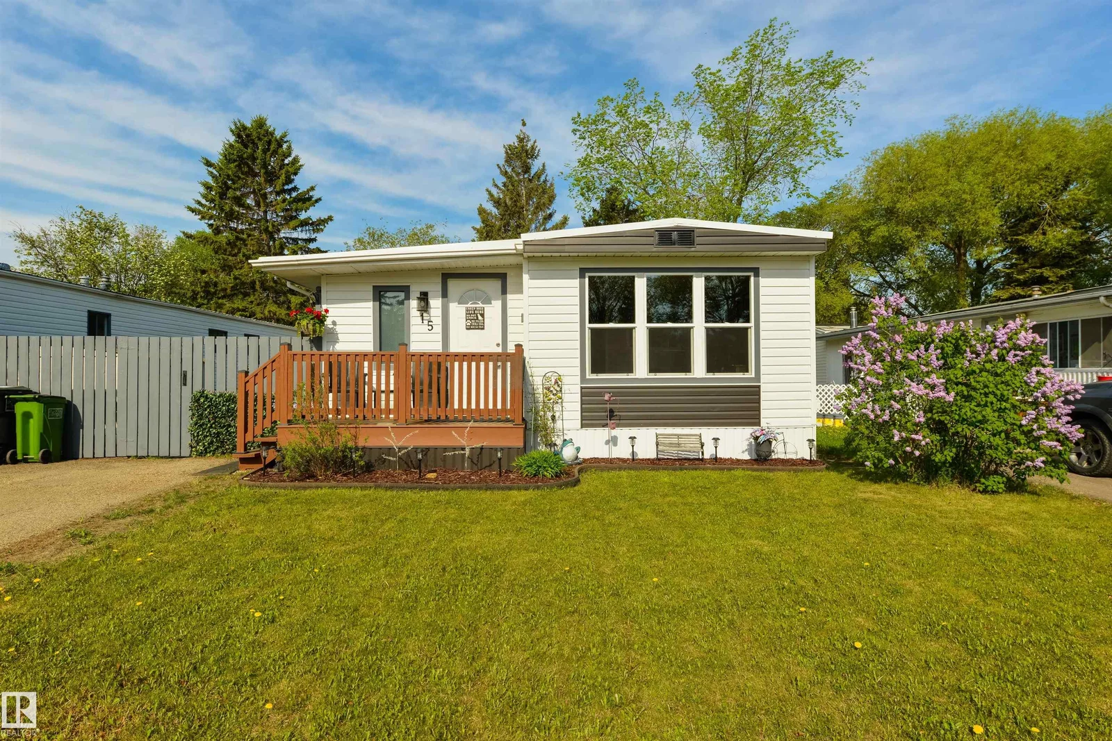 15 Post RD NW, Edmonton - 2 bedroom Single Family Residence for sale
