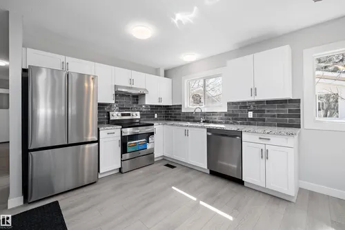 44 Rim RD NW, Edmonton - $124,900