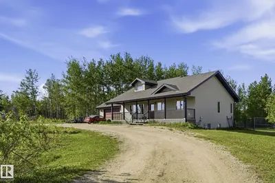 Interior photo 1 of 10 1319 TWP RD 510
