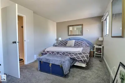 Interior photo 4 of 5315 39 AV NW