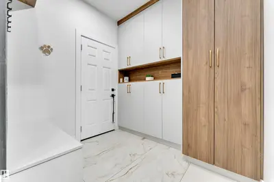 Interior photo 3 of 139 28 ST SW