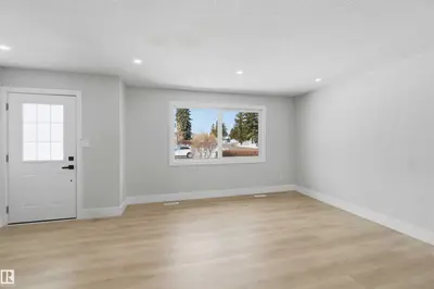 Interior photo 2 of 15015 95 ST NW