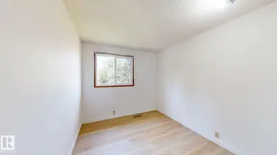 Interior photo 4 of 
