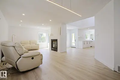 Interior photo 3 of 11347 10 AV NW