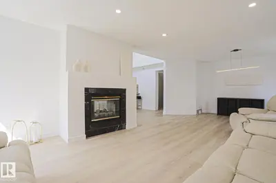 Interior photo 2 of 11347 10 AV NW