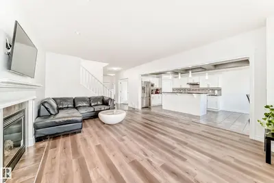 Interior photo 4 of 2812 12 ST NW