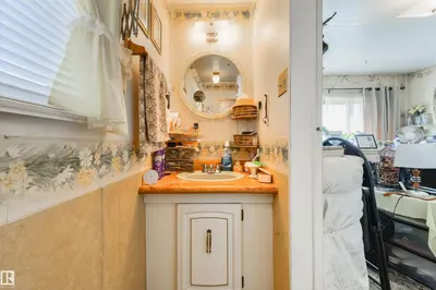 Interior photo 4 of 8 Keyhole CR NW