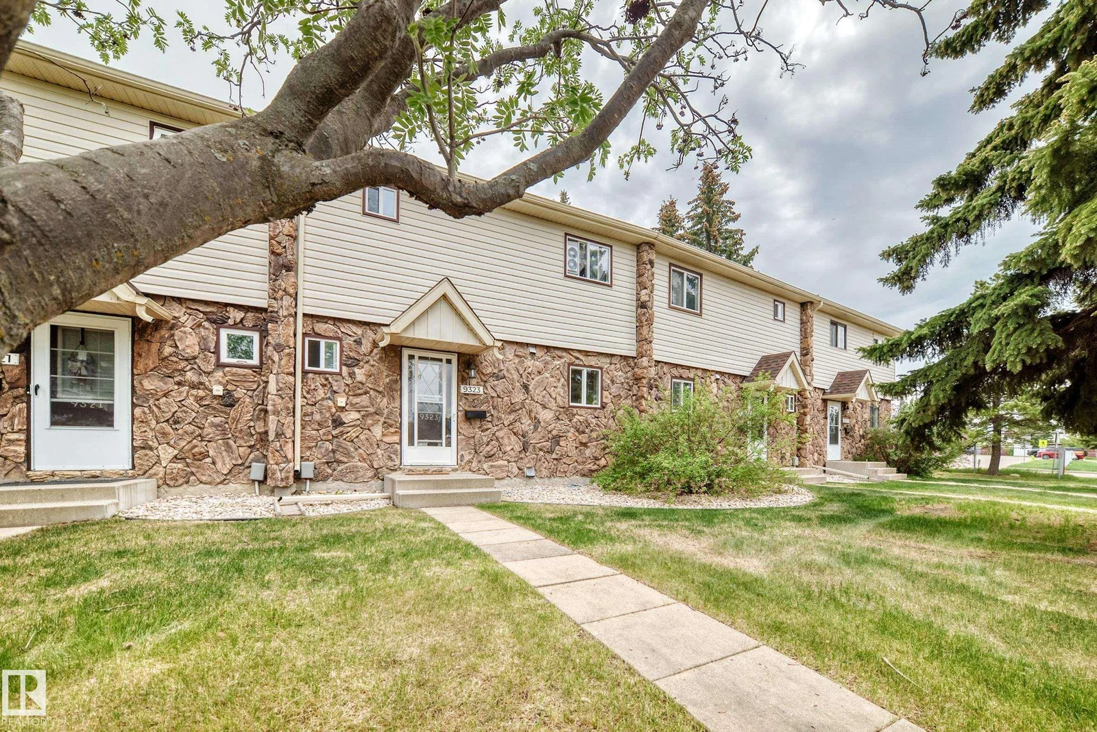 9323 Morinville DR, Morinville - 3 bedroom Townhouse for sale
