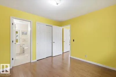 Interior photo 4 of 216 Parkallen WY