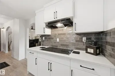 Interior photo 4 of 10656 93 ST NW