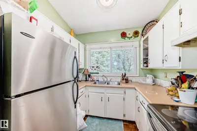 Interior photo 2 of 1283 MILLBOURNE RD E NW