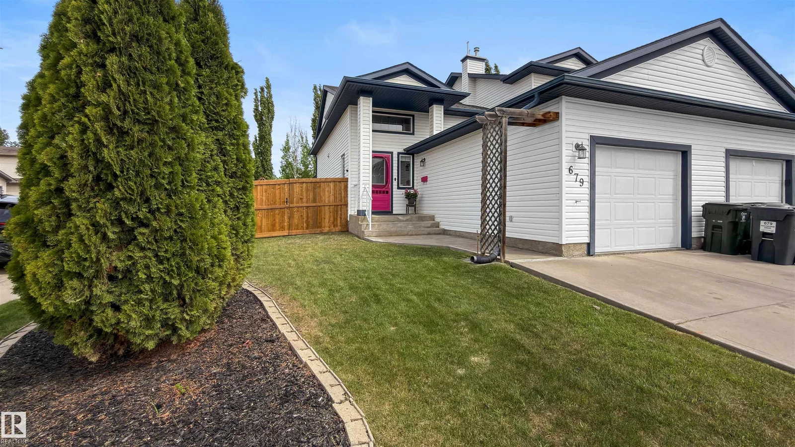 679 KANANASKIS DR, Devon - 3 bedroom Duplex for sale