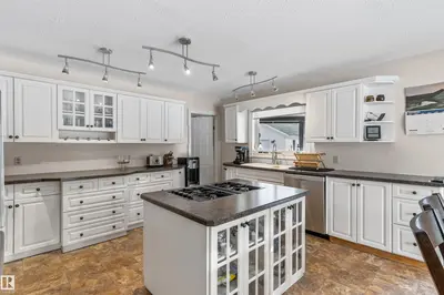 Interior photo 4 of 75042 TWP ROAD 464