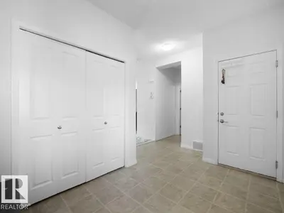 Interior photo 4 of 3101 ARTHURS CR SW