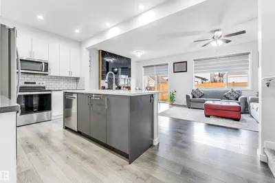Interior photo 2 of 425 41 ST SW
