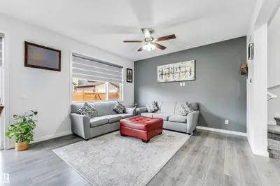Interior photo 4 of 425 41 ST SW