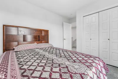 Interior photo 3 of 425 41 ST SW