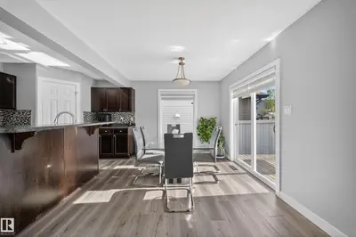 Interior photo 2 of 3752 12 ST NW