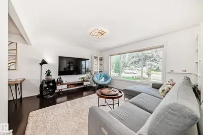 Interior photo 2 of 10419 52 AV NW