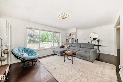 Interior photo 4 of 10419 52 AV NW
