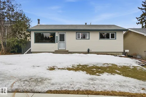 10715 52 AV NW, Edmonton - $475,000