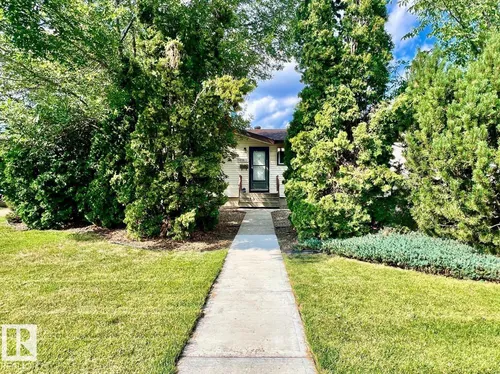 10812 52 AV NW, Edmonton - $520,000