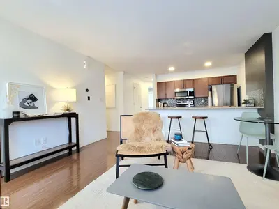 Interior photo 2 of #26 1623 Towne Centre BV NW